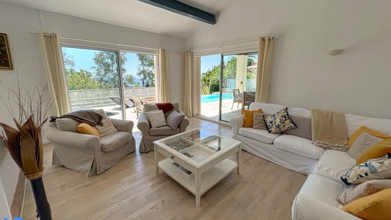 Photo of Livingroom in Saint-Vallier-de-Thiey