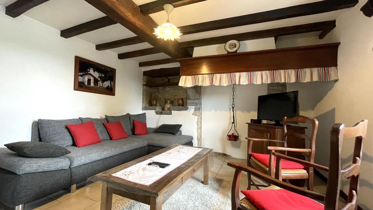 Photo of Livingroom in Uhart-Mixe