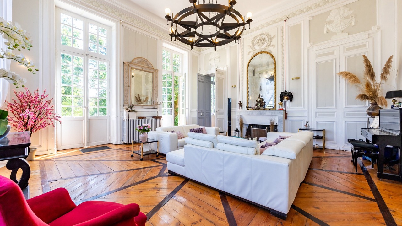 Photo of Livingroom in Puybarban