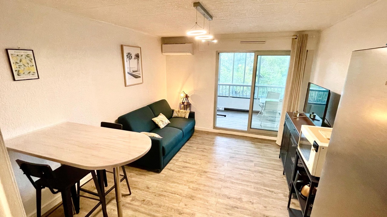 Photo of Livingroom in Saint-Mandrier-sur-Mer