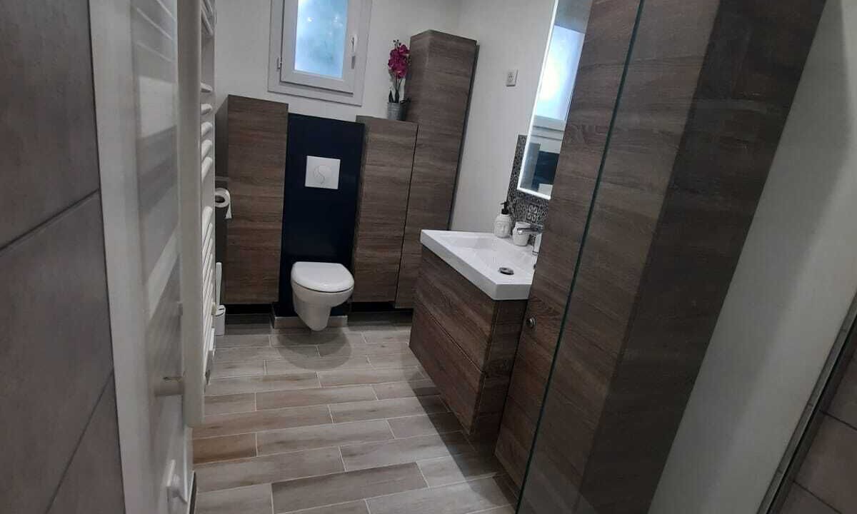 Photo of Bathroom in Meounes-les-Montrieux