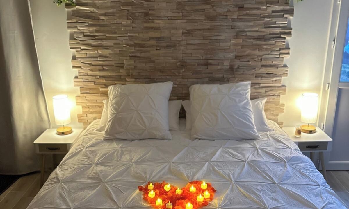 Photo of Bedroom in Meounes-les-Montrieux