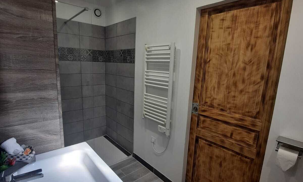 Photo of Bathroom in Meounes-les-Montrieux