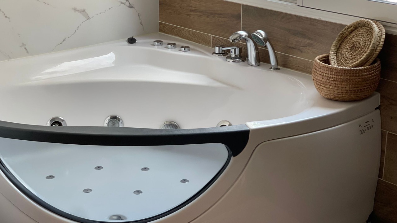 Photo of Bathroom in Lagord