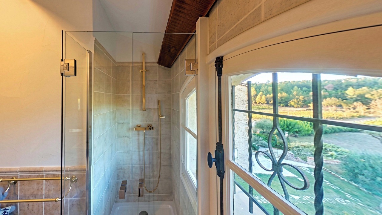 Photo of Bathroom in Lorgues