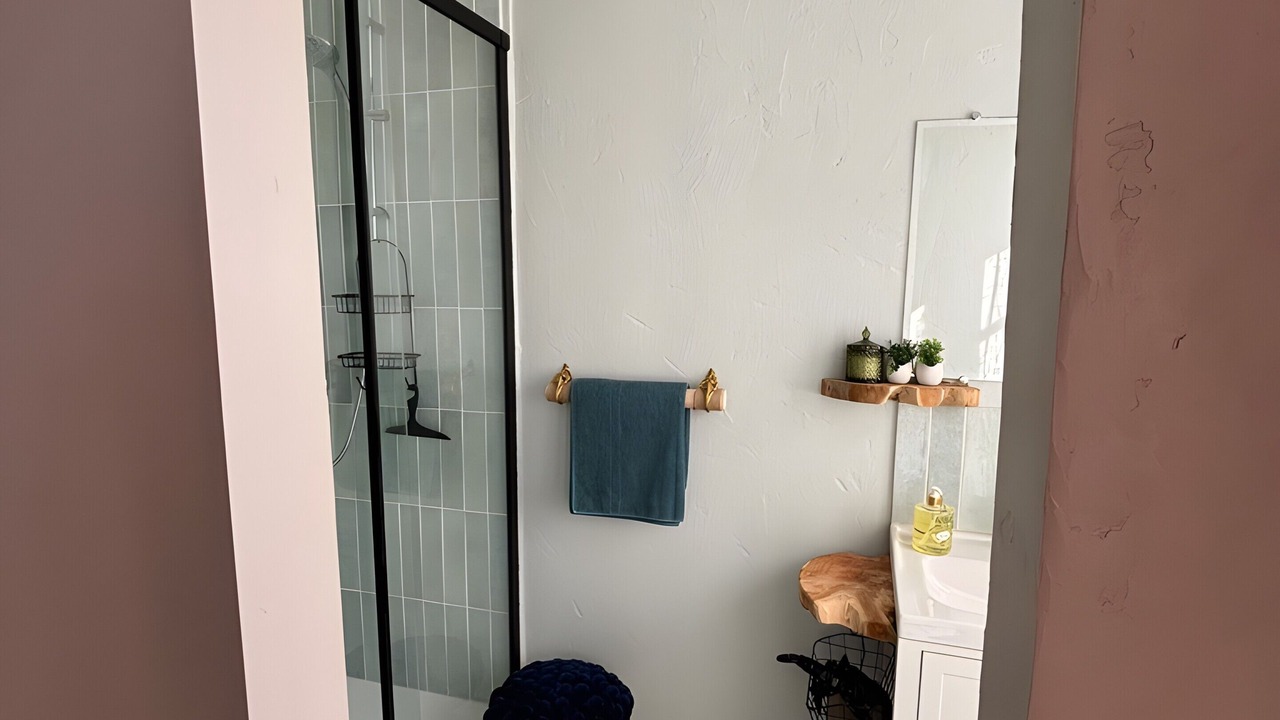 Photo of Bathroom in Folles
