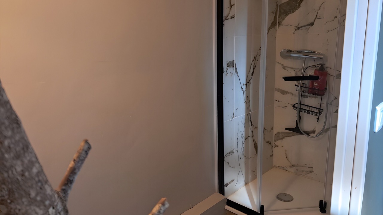 Photo of Bathroom in Folles