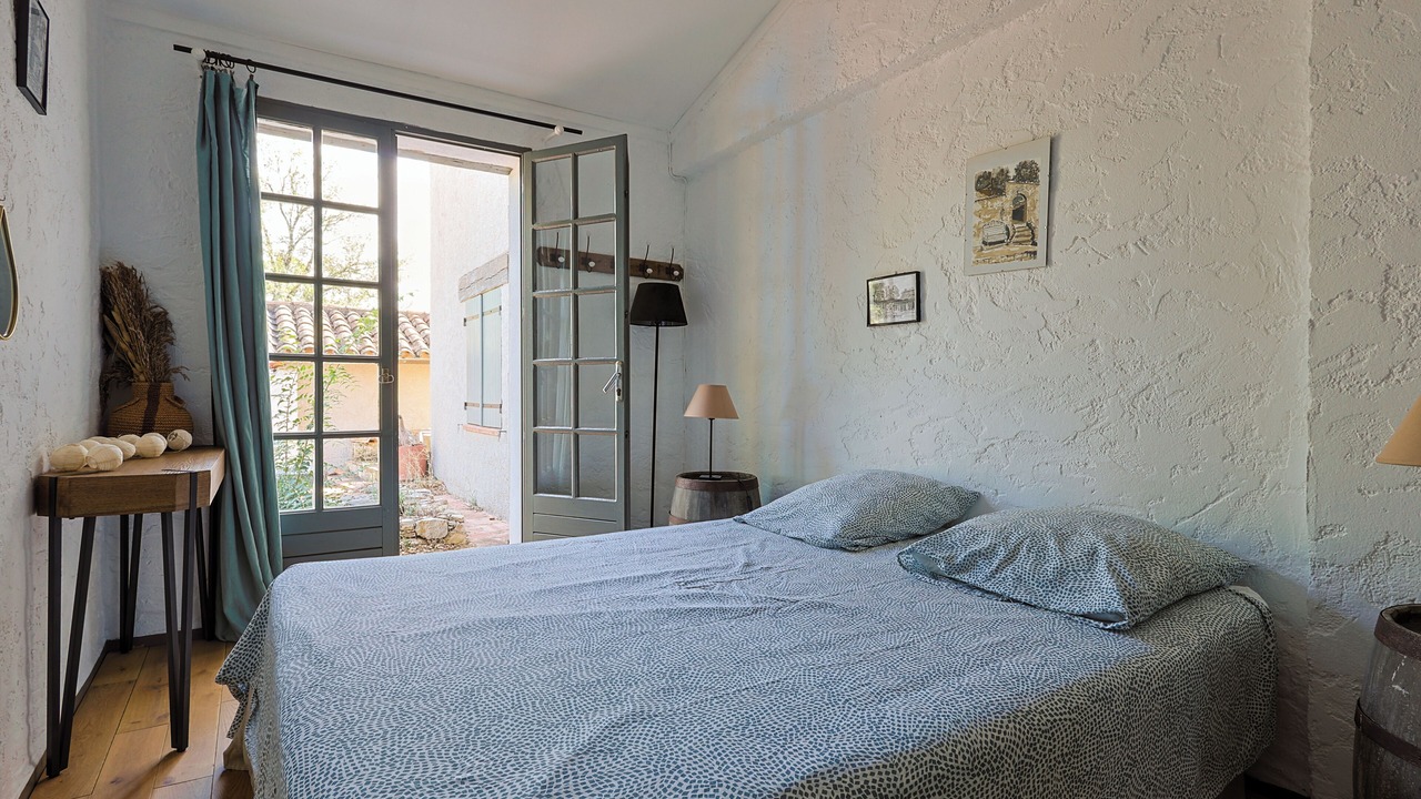 Photo of Bedroom in Entrecasteaux