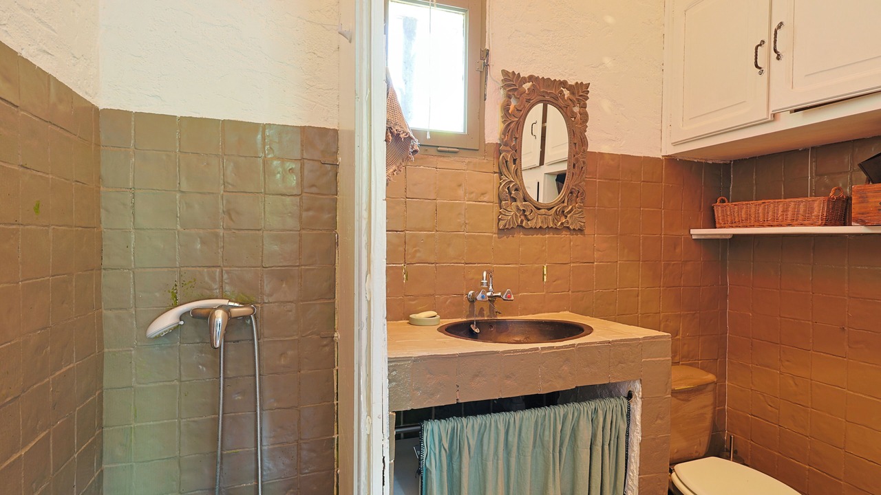 Photo of Bathroom in Entrecasteaux