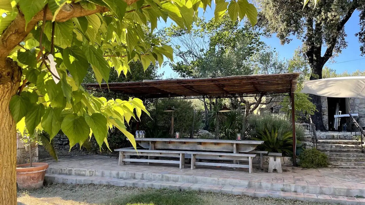 Photo of Patio Balcony in Entrecasteaux