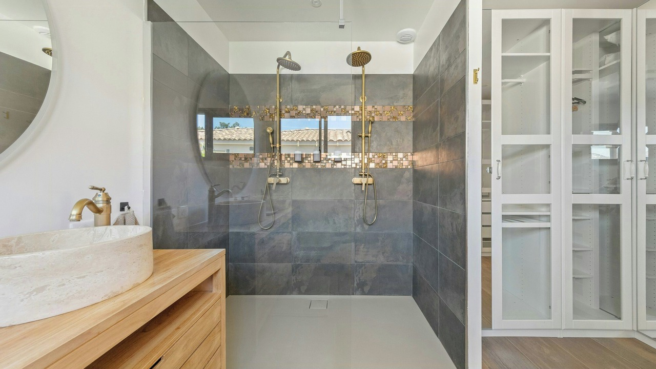 Photo of Bathroom in Ollioules