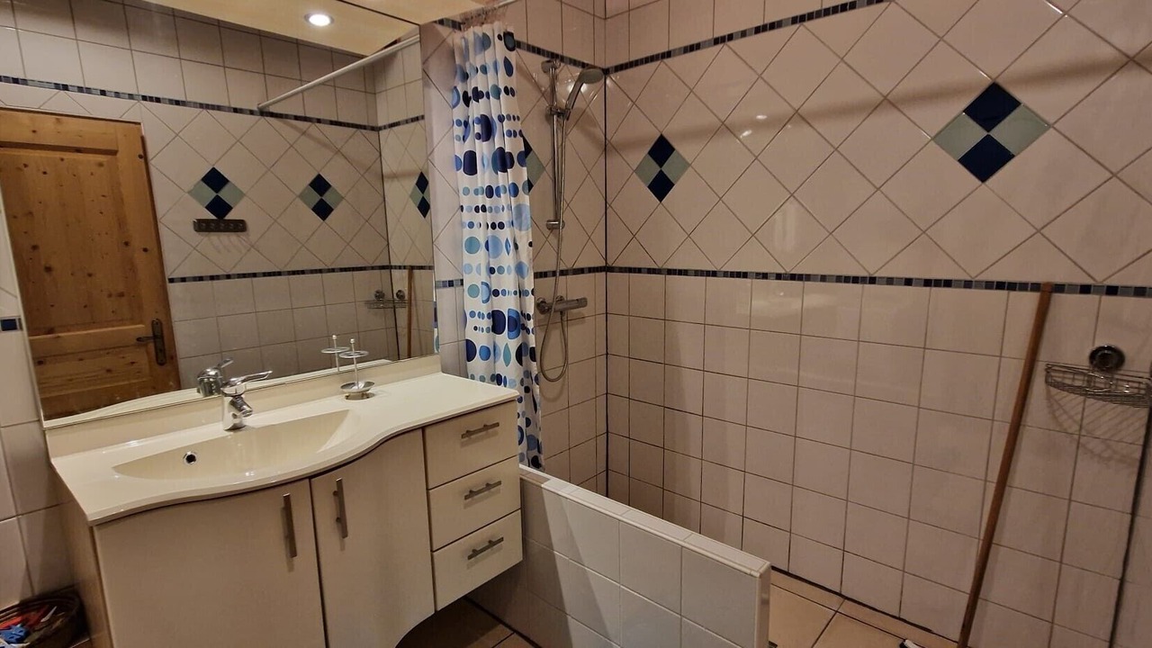 Photo of Bathroom in Douzains