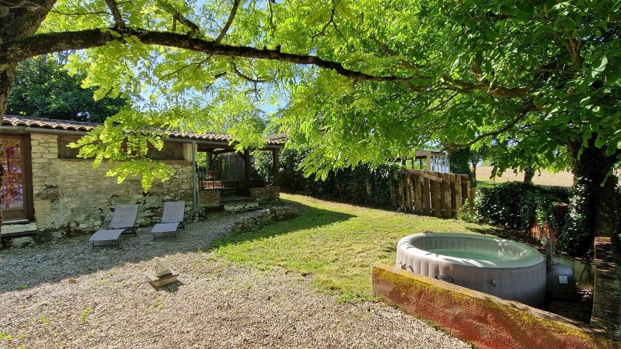 Photo of Outdoor in Douzains