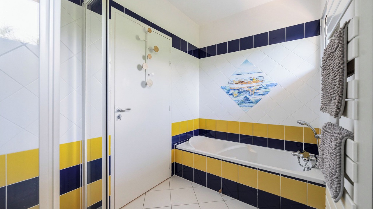 Photo of Bathroom in Lanton