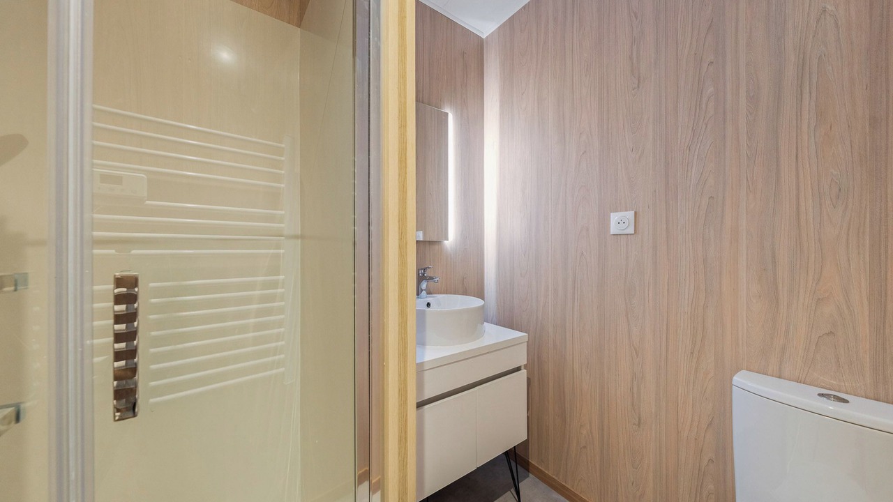 Photo of Bathroom in Lanton