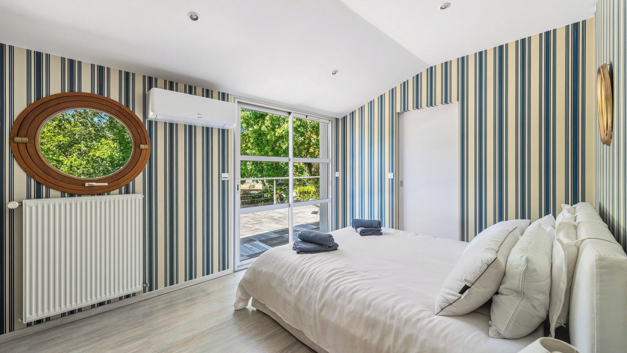 Photo of Bedroom in Lanton