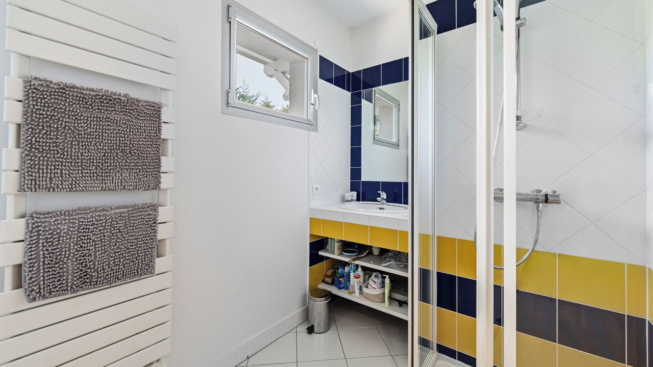 Photo of Bathroom in Lanton