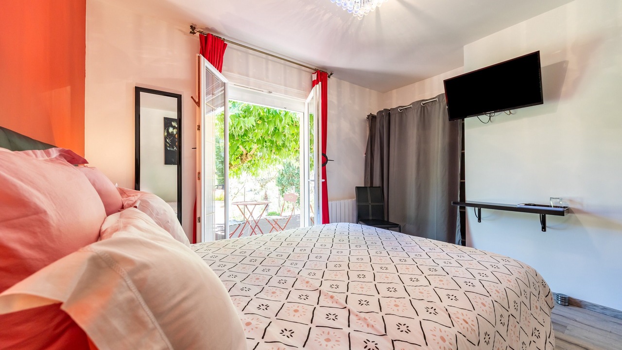 Photo of Bedroom in Lamothe-Montravel