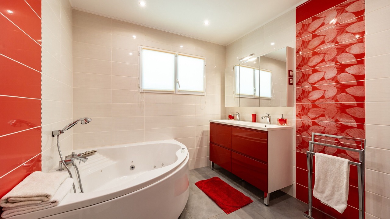 Photo of Bathroom in Lamothe-Montravel