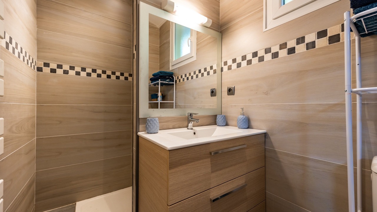 Photo of Bathroom in Lamothe-Montravel