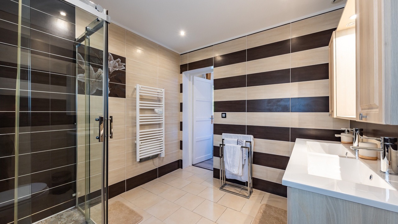Photo of Bathroom in Lamothe-Montravel