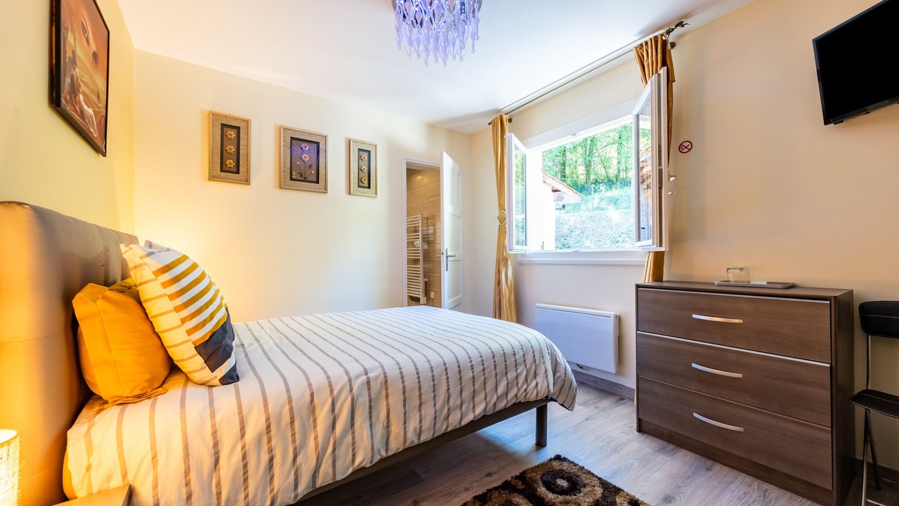Photo of Bedroom in Lamothe-Montravel