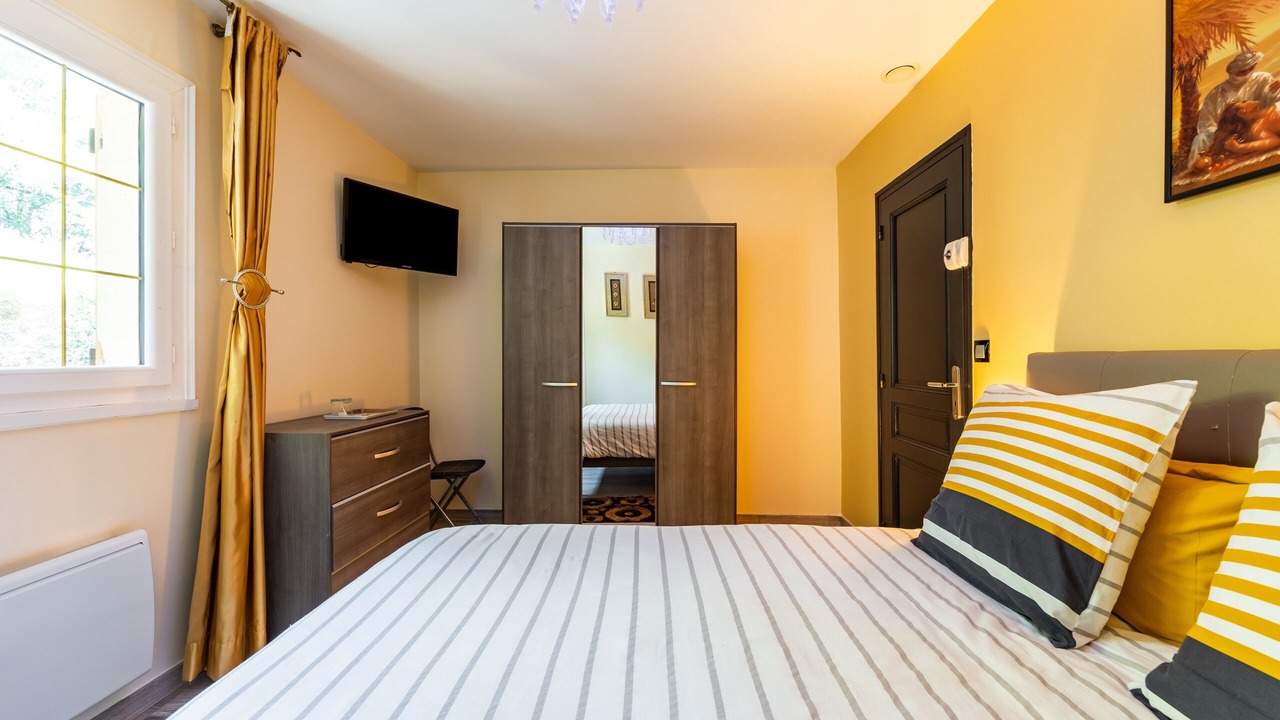 Photo of Bedroom in Lamothe-Montravel
