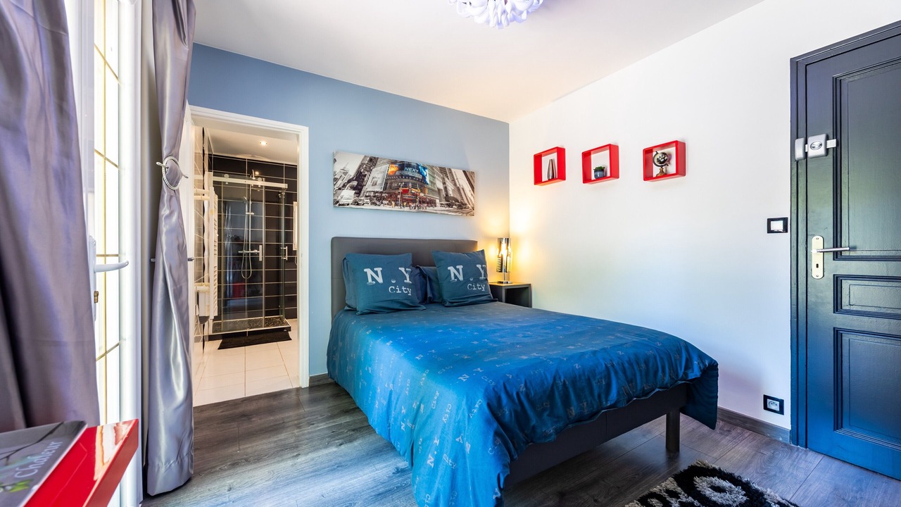 Photo of Bedroom in Lamothe-Montravel