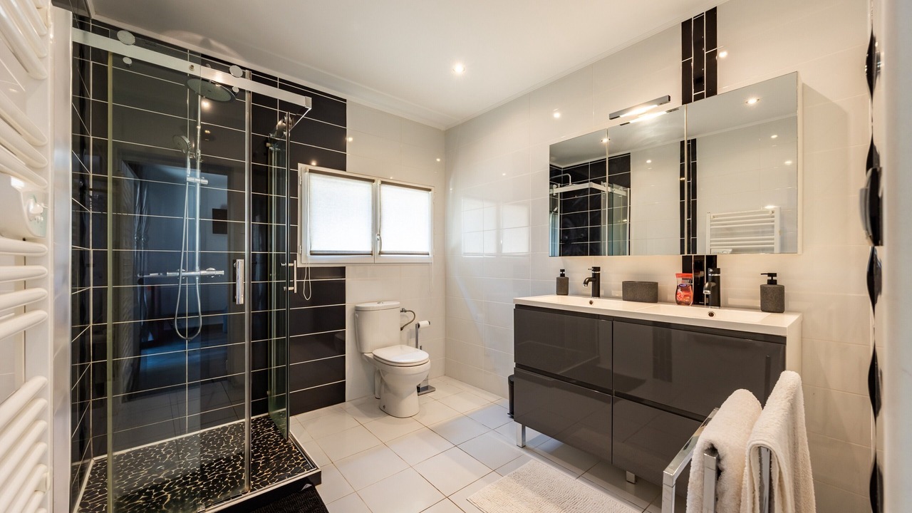 Photo of Bathroom in Lamothe-Montravel