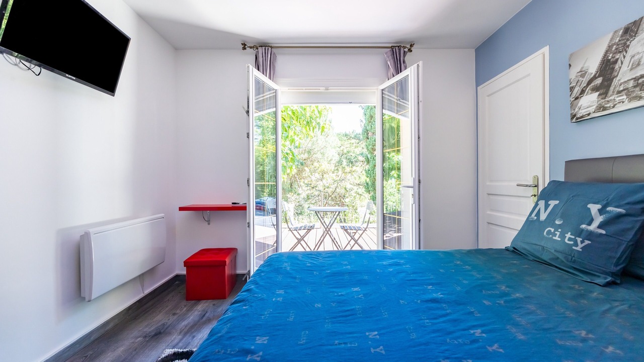 Photo of Bedroom in Lamothe-Montravel