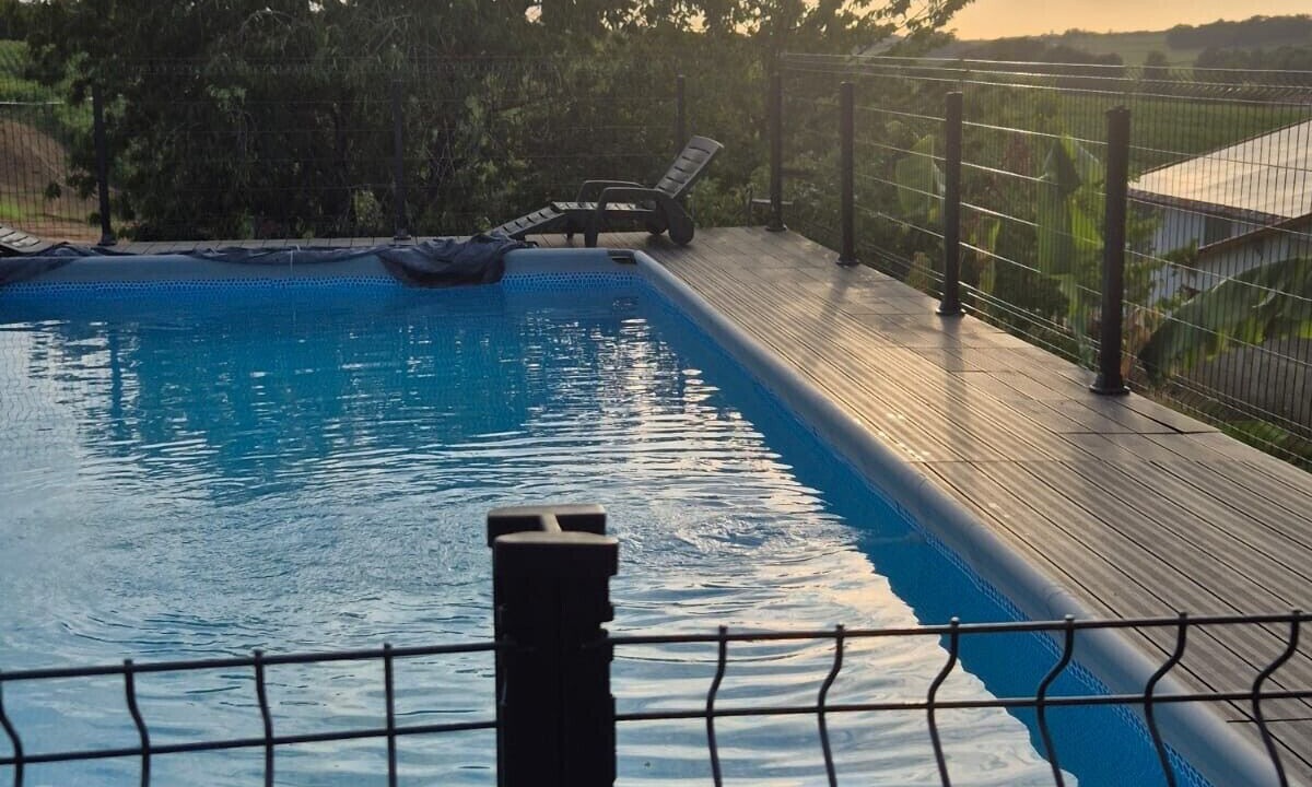 Photo of Outdoor in Caupenne