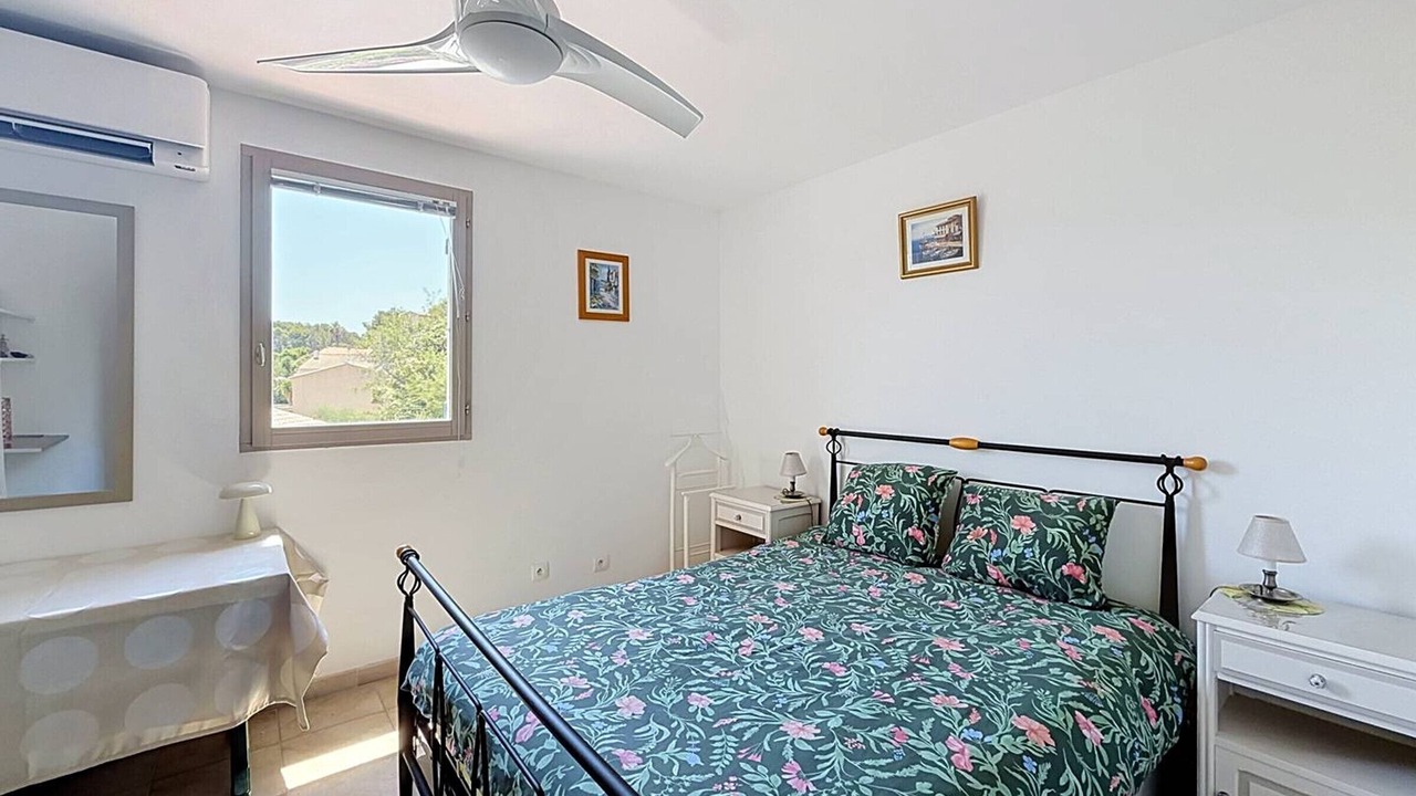 Photo of Bedroom in Saint-Cyr-sur-Mer
