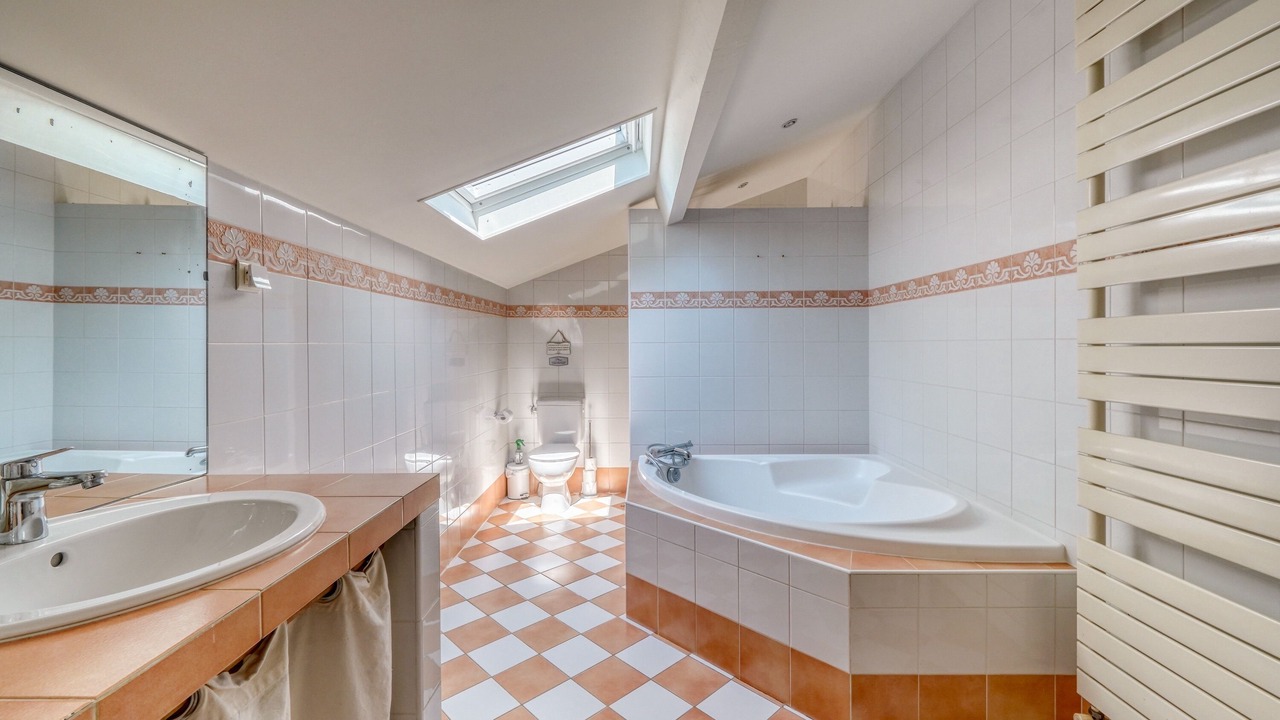 Photo of Bathroom in Gardegan-et-Tourtirac