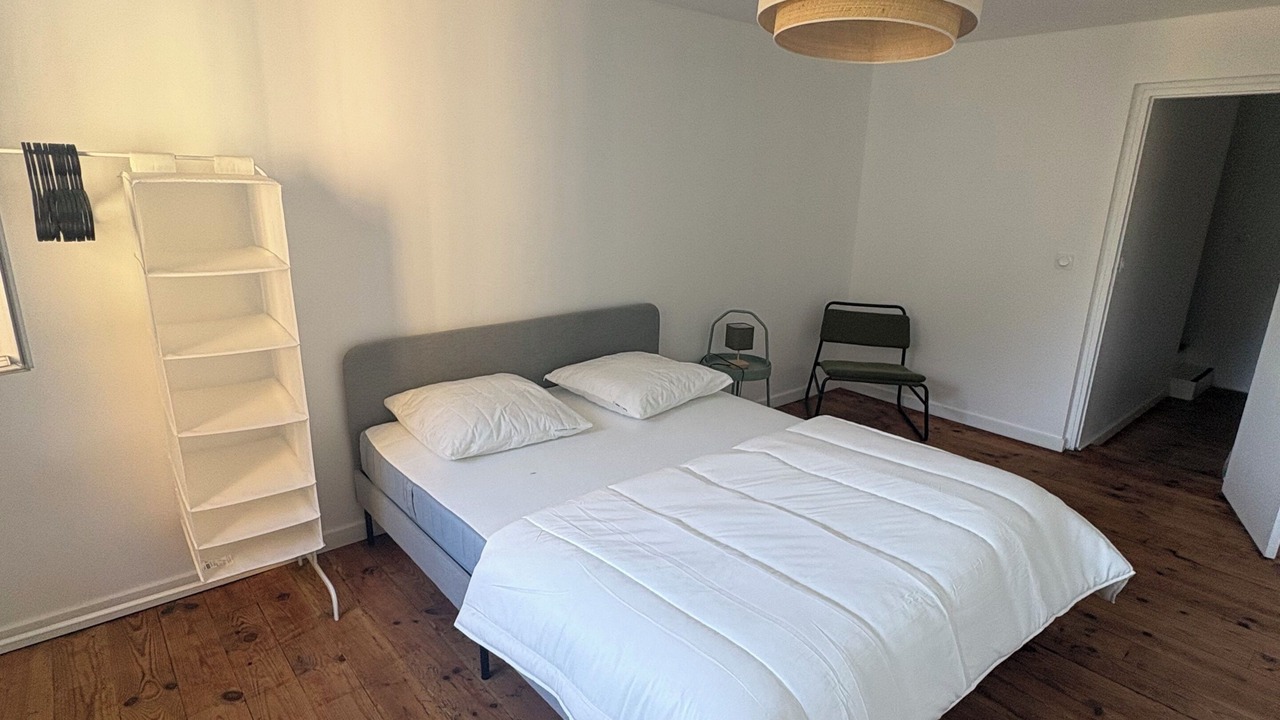 Photo of Bedroom in Casteljaloux