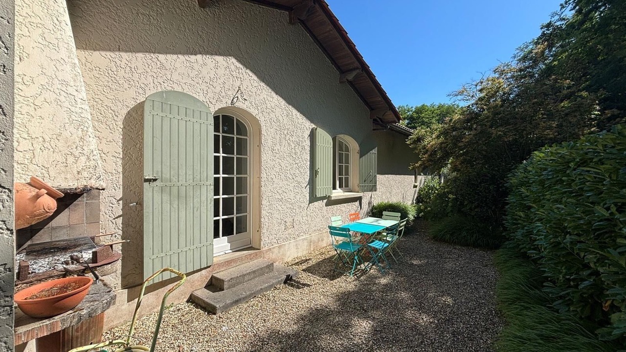 Photo of Outdoor in Lanton