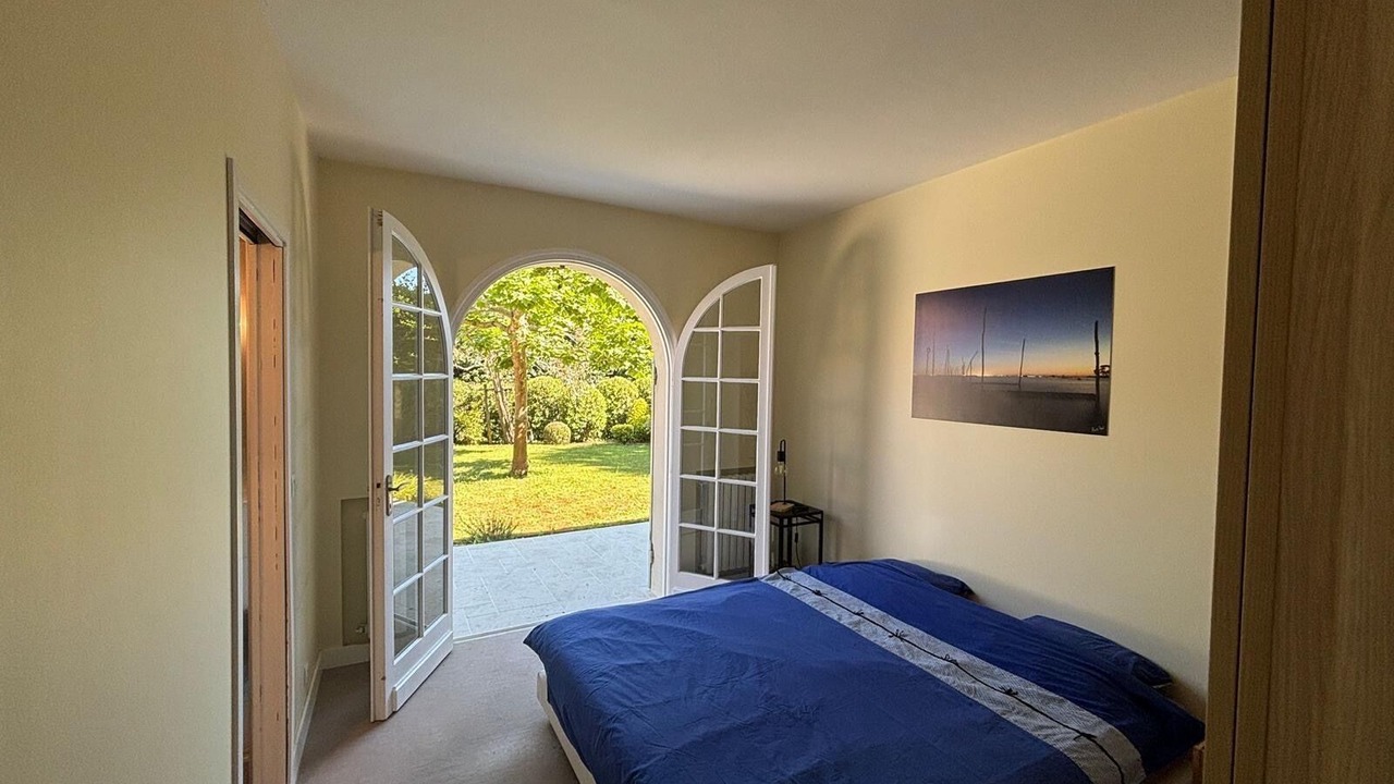 Photo of Bedroom in Lanton