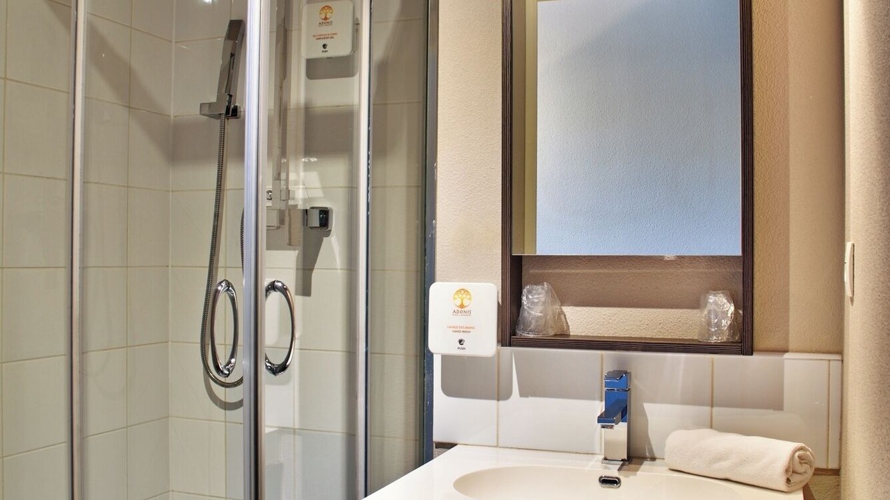 Photo of Bathroom in Lahonce