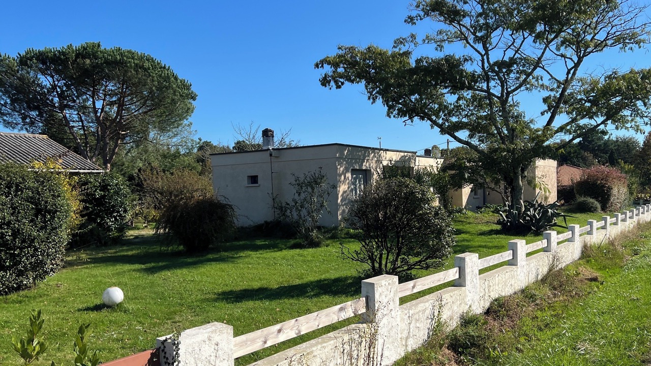 Photo of Outdoor in Saint-Vivien-de-Medoc