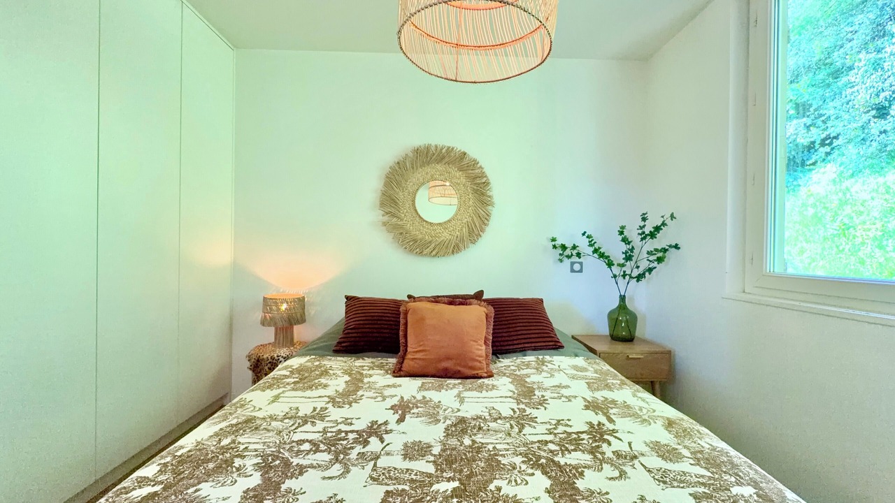 Photo of Bedroom in Bourdeau