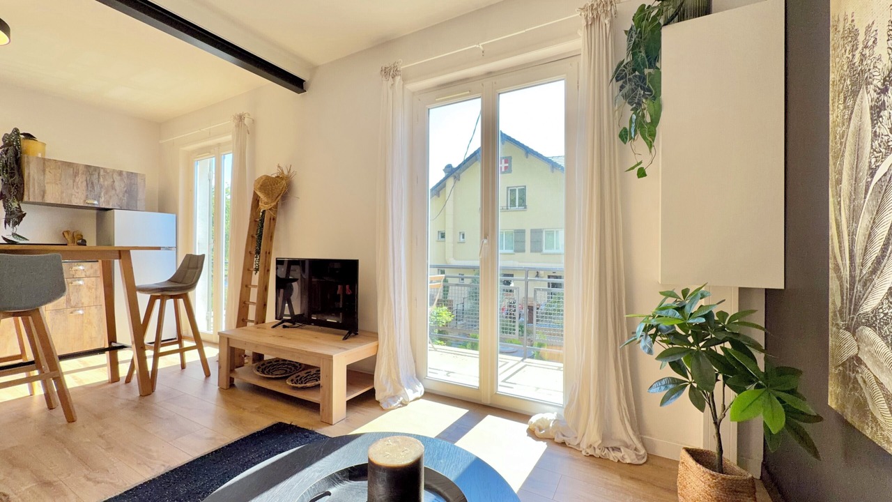 Photo of Livingroom in Bourdeau