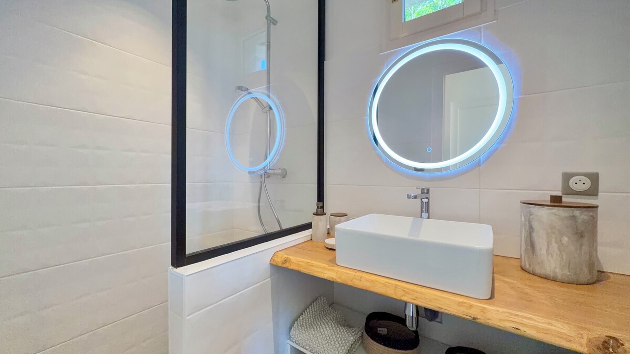 Photo of Bathroom in Bourdeau