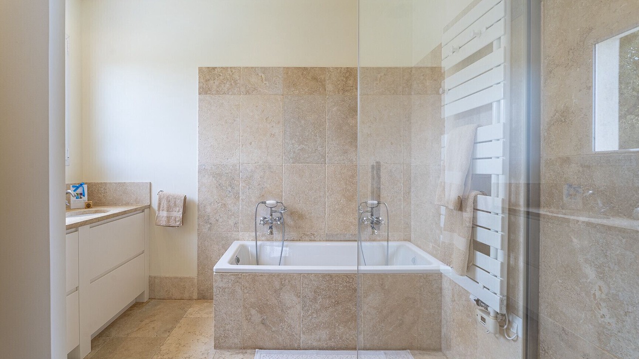 Photo of Bathroom in Biot