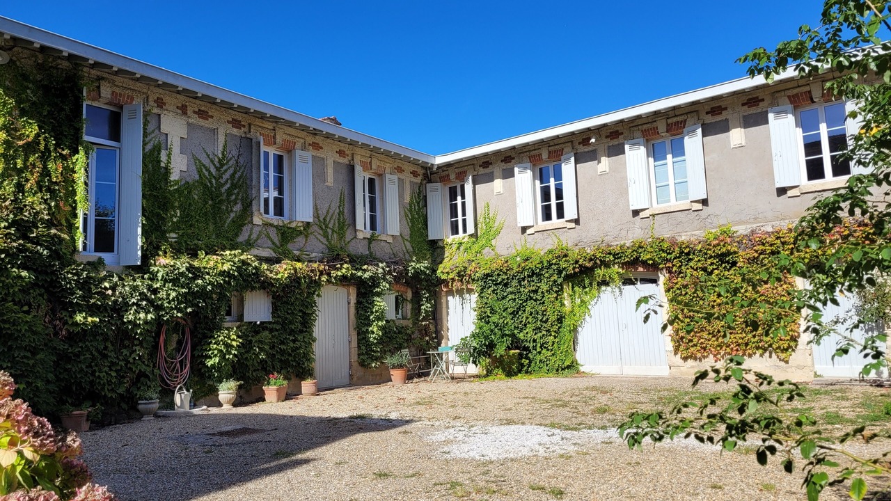 Photo of Outdoor in Bourg-sur-Gironde