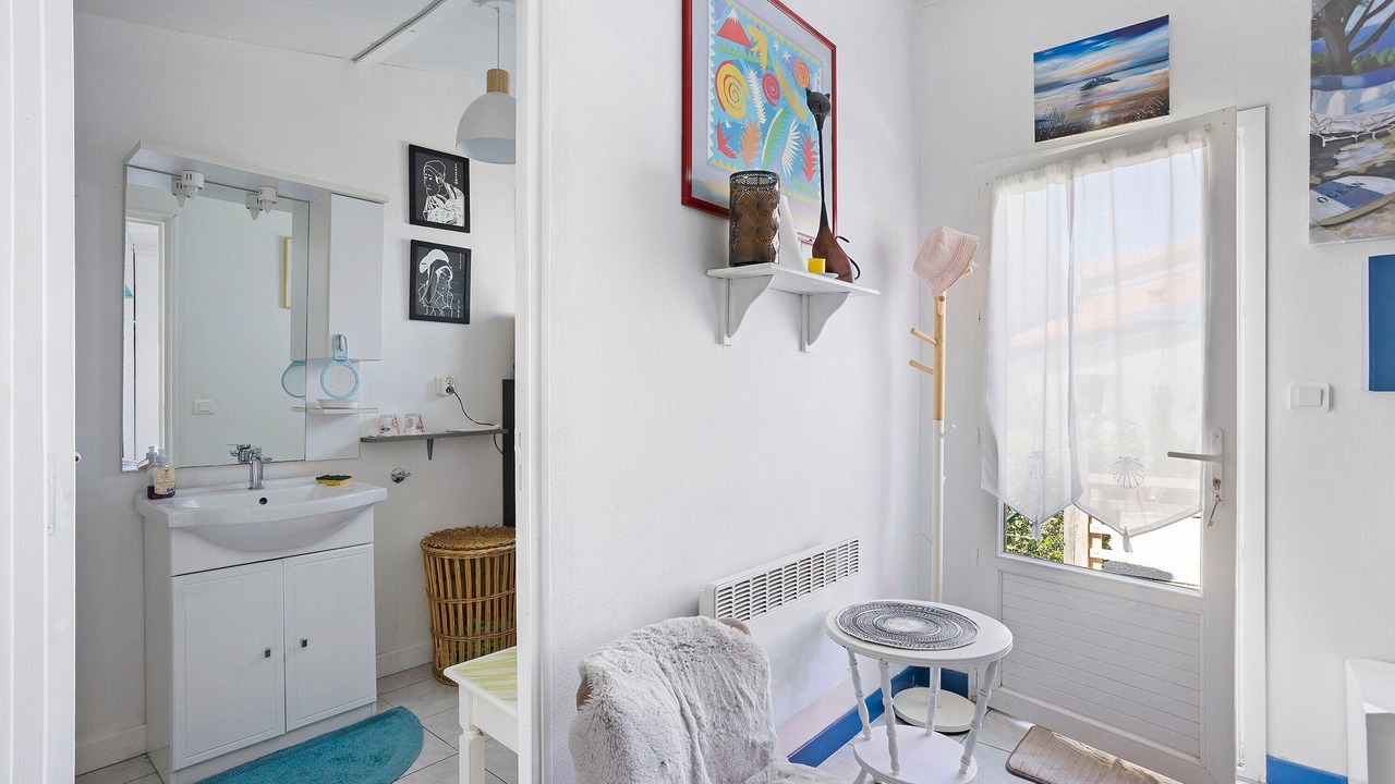 Photo of Bathroom in La Jarrie