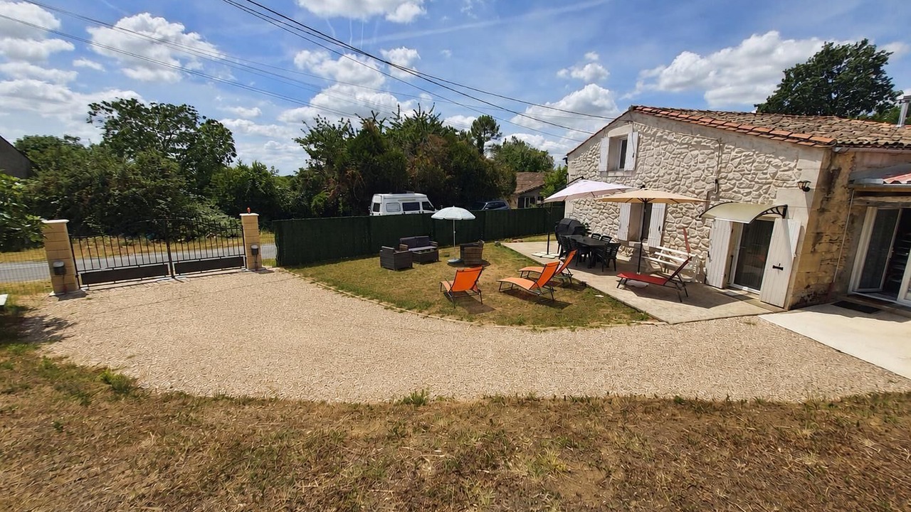Photo of Patio Balcony in Montpeyroux