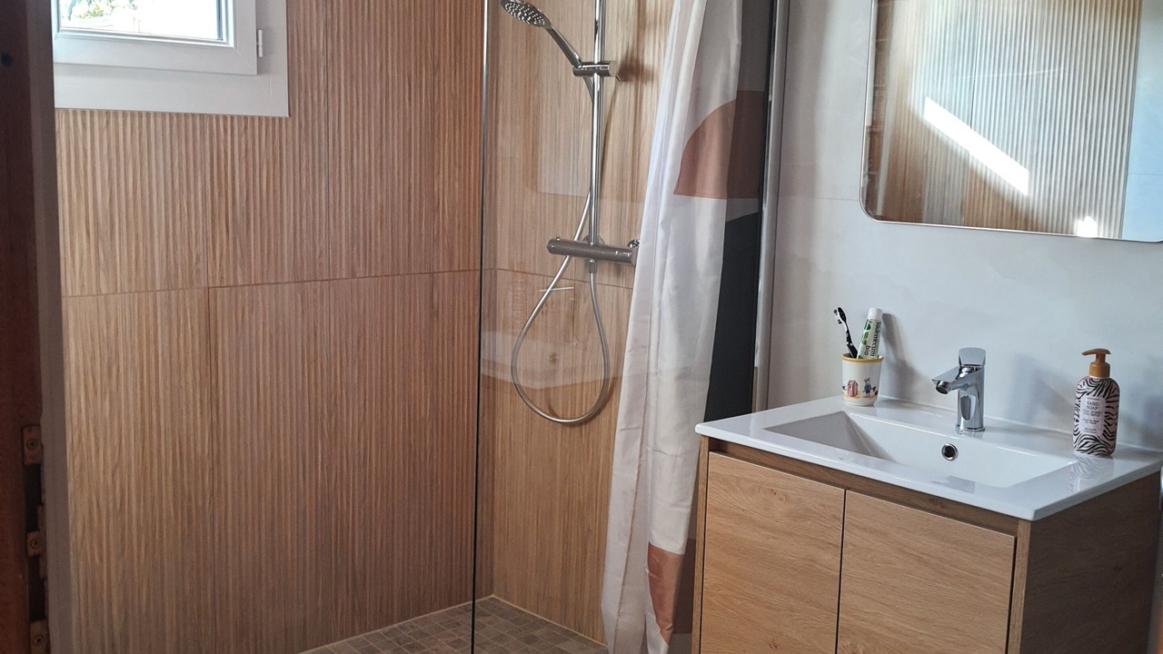 Photo of Bathroom in Montpeyroux
