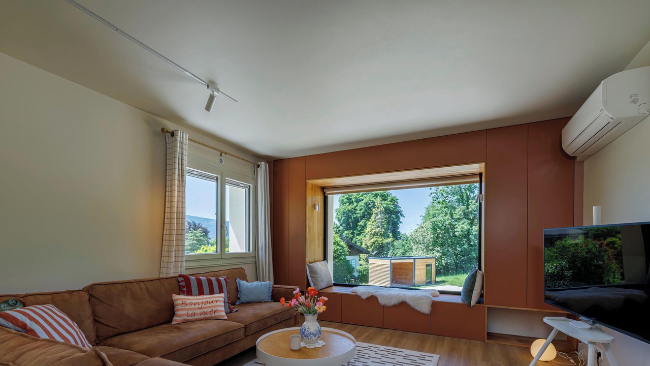 Photo of Livingroom in Menthon-Saint-Bernard