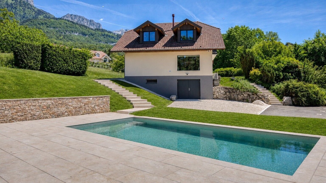 Photo of Outdoor in Menthon-Saint-Bernard