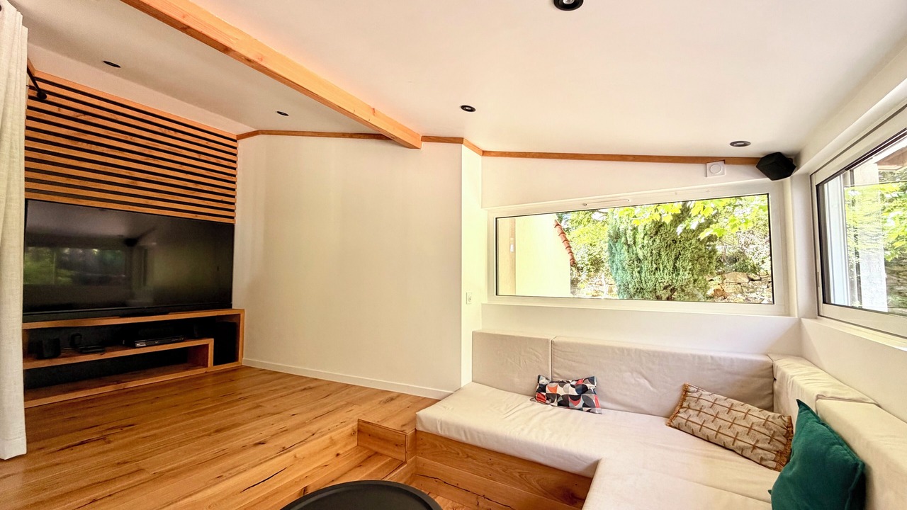 Photo of Livingroom in Meounes-les-Montrieux