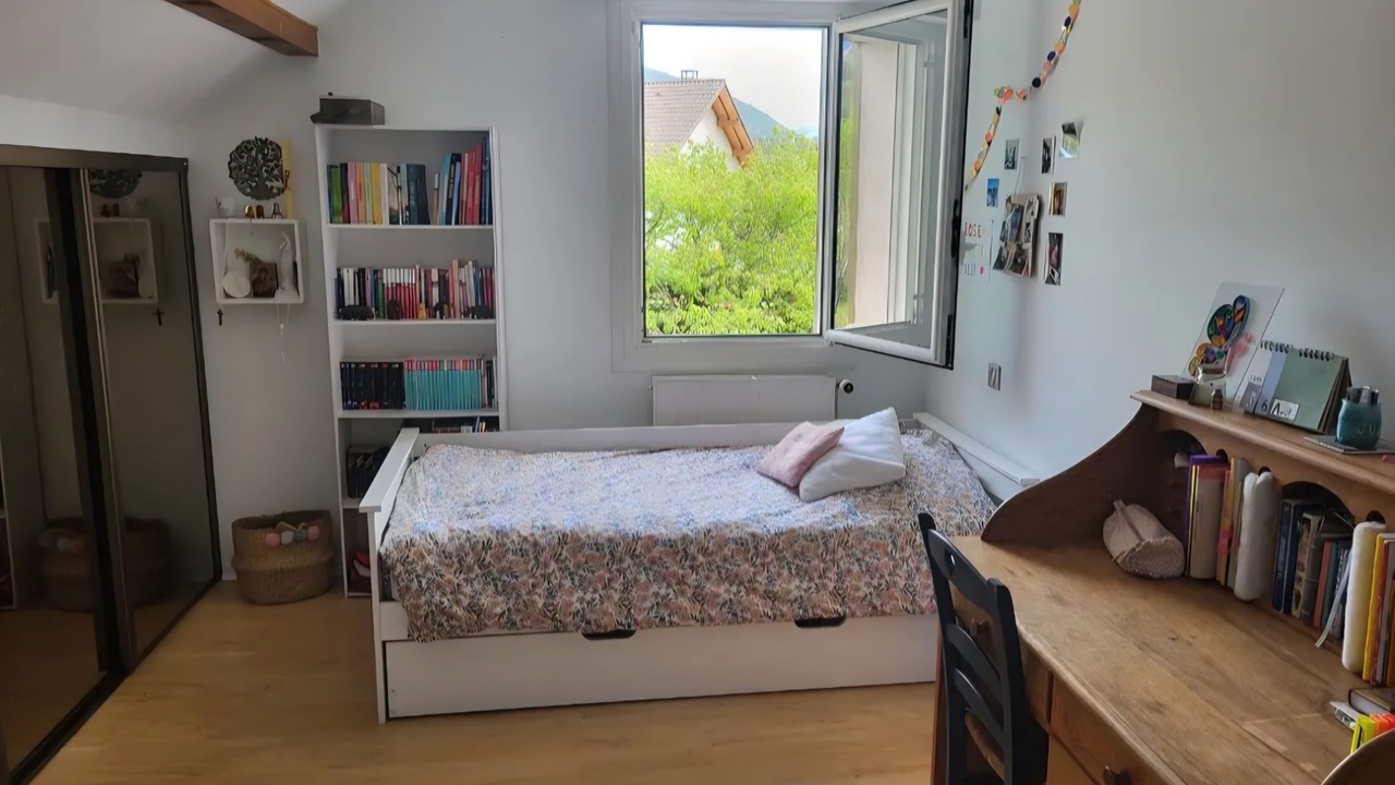 Photo of Bedroom in Saint-Alban-Leysse